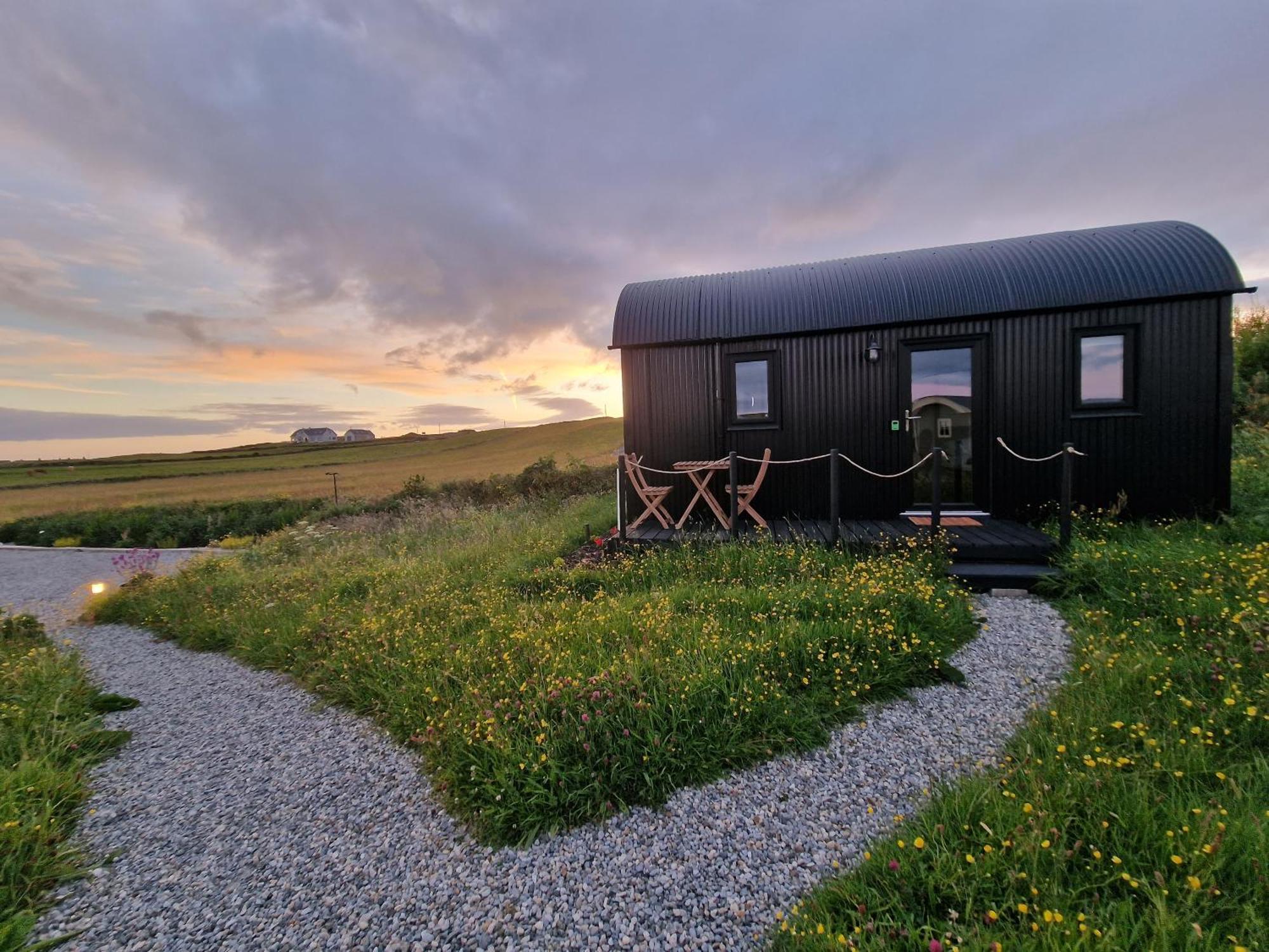 Wild Meadow Huts Villa Doolin Eksteriør billede